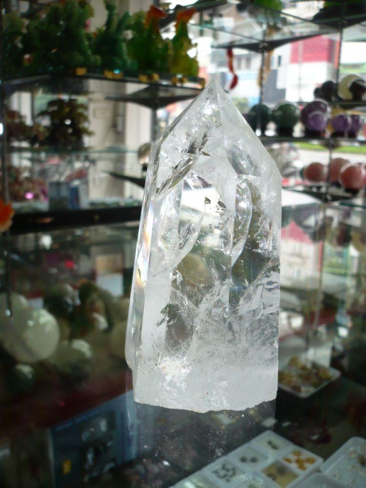 p11401582-1 Trụ Đá Thạch Anh Trắng Tự Nhiên