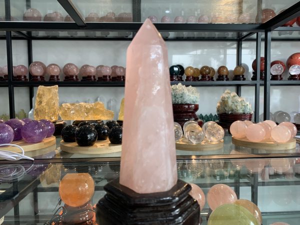 trụ đá thạch anh hồng
