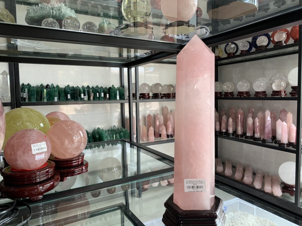 Trụ Đá Thạch Anh Hồng